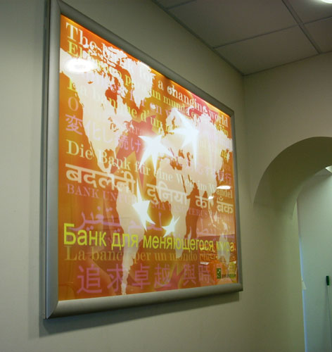 Изготовление тонкого акрилайта для Банка Париба